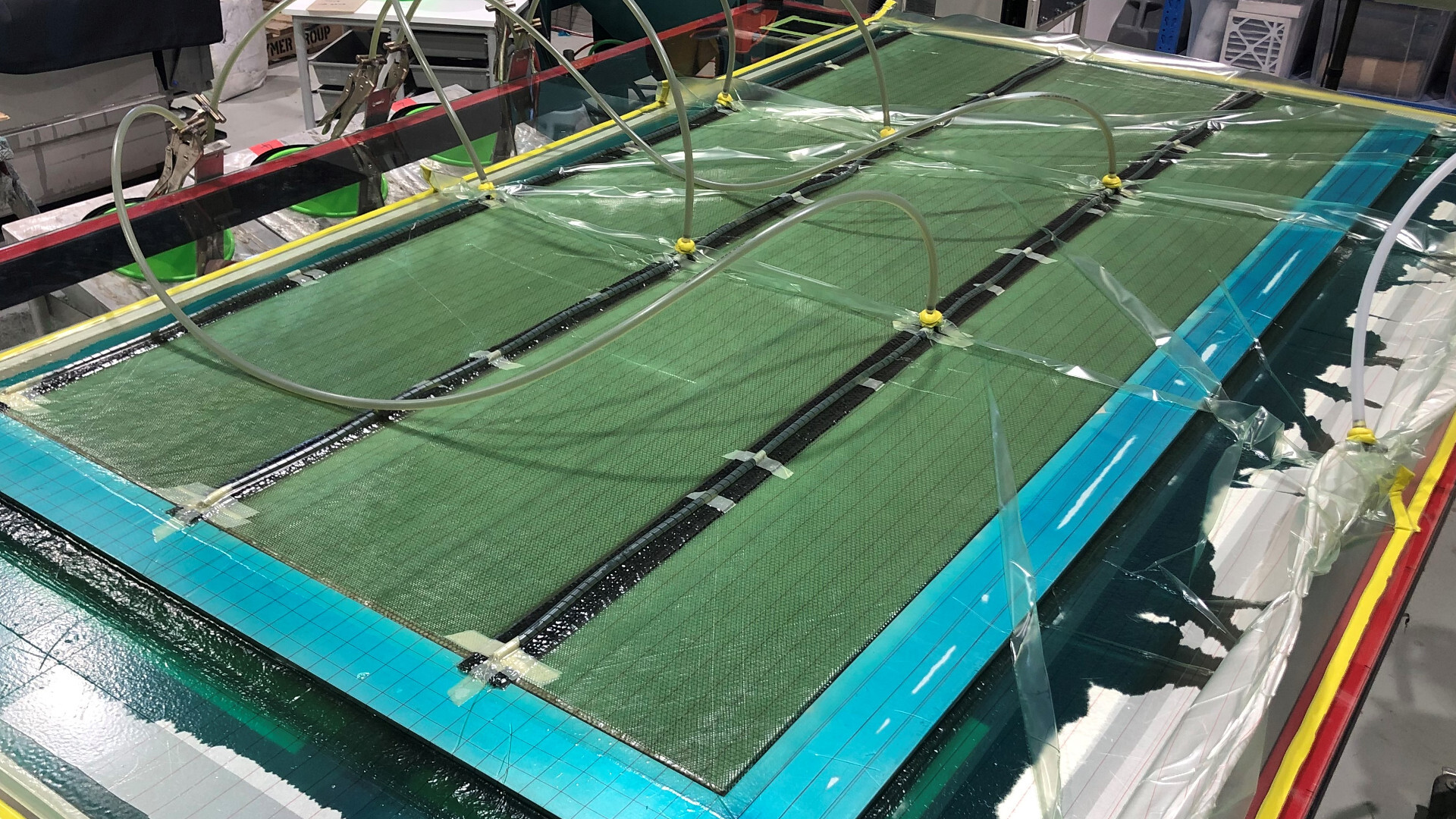 den panel 2581 crop 2k