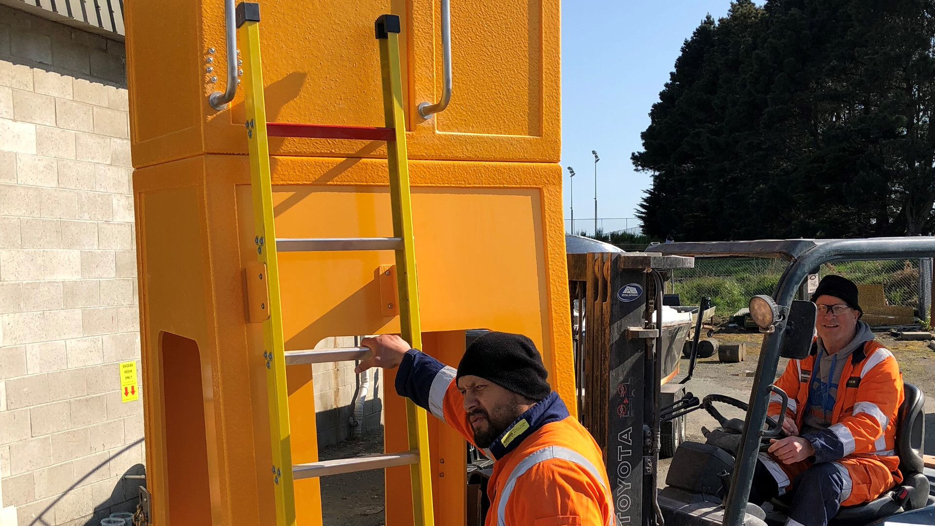 Insulated mancage 0020 16 9 2k